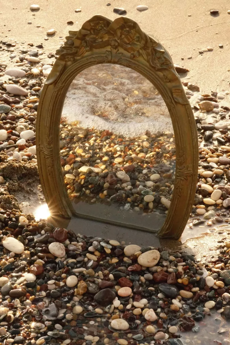 Les divagations d'une médium: Miroir, miroir, dis-moi qui est la plus belle, le plus beau ?